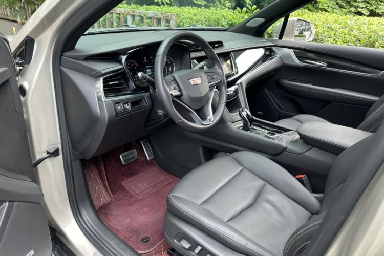 Used Cadillac XT6 2022 2.0T Six-Seater Four-Wheel-Drive Prestige Version Interior 5