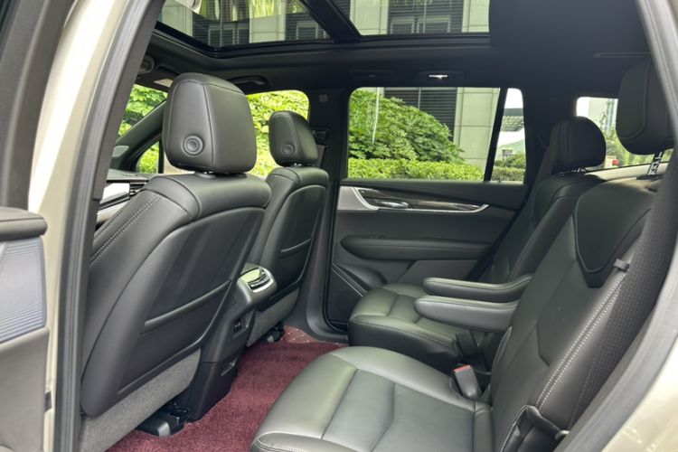 Used Cadillac XT6 2022 2.0T Six-Seater Four-Wheel-Drive Prestige Version Interior 8