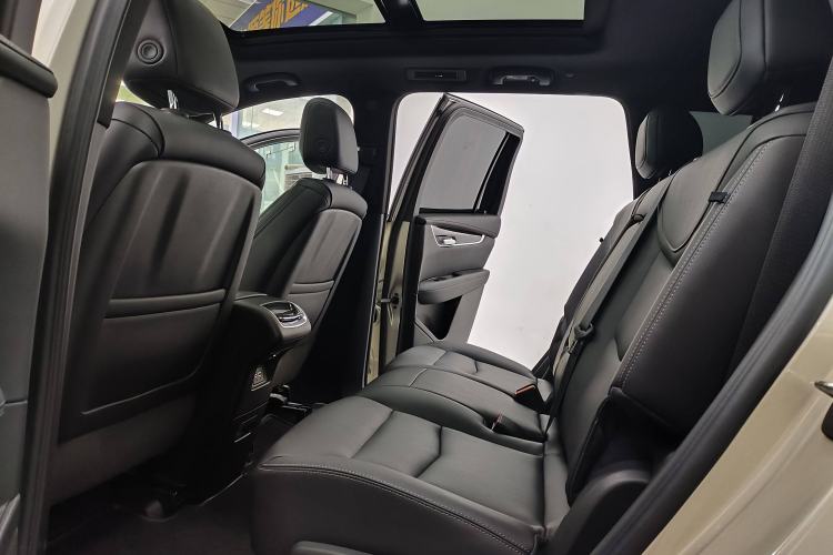Used Cadillac XT6 2022 2.0T 7-Seater Two-Wheel Drive Luxury Version Interior 9