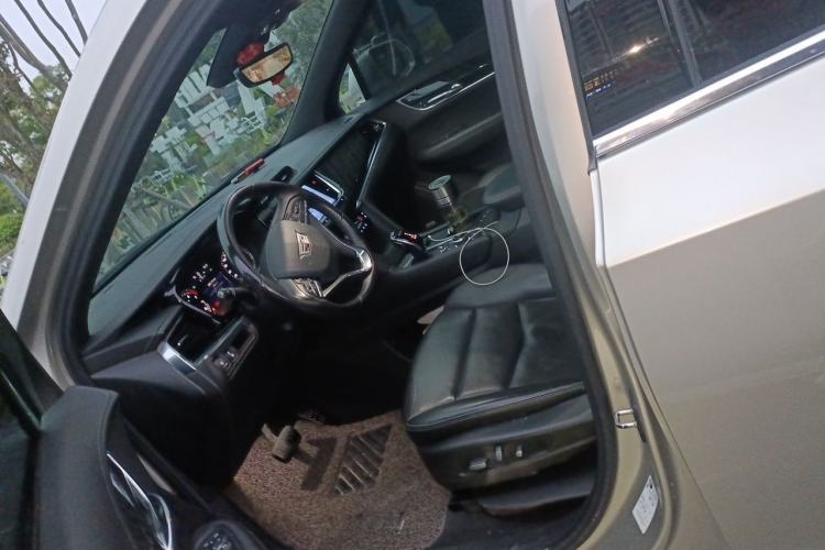 Used Cadillac XT6 2022 2.0T 7-Seater Four-Wheel Drive Luxury Version Left Front Seat