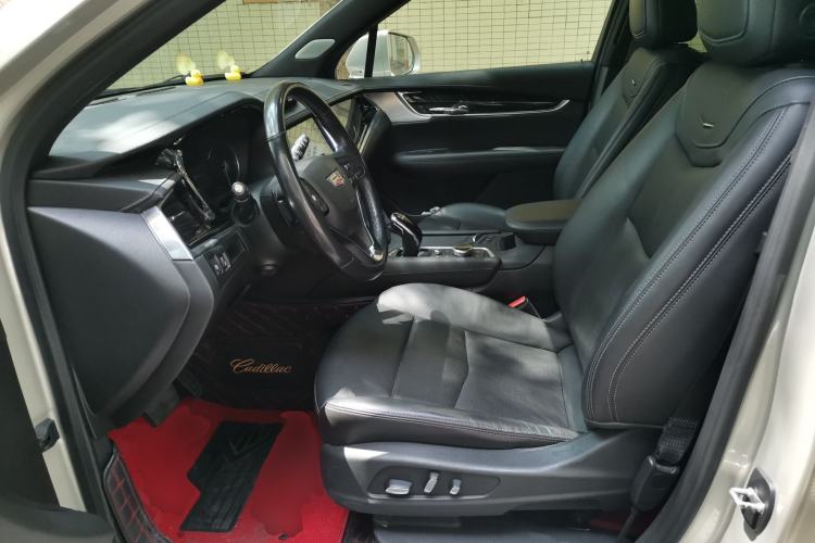 Used Cadillac XT6 2022 2.0T Six-Seater Four-Wheel Drive Luxury Version Left Front Seat