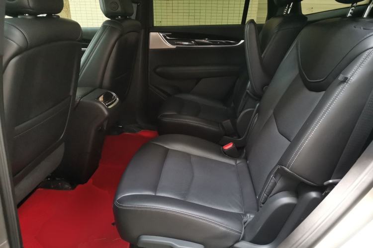 Used Cadillac XT6 2022 2.0T Six-Seater Four-Wheel Drive Luxury Version Left Rear Seat