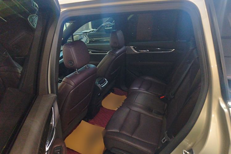 Used Cadillac XT6 2022 2.0T 7-Seater Four-Wheel Drive Luxury Version Left Rear Seat