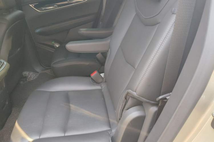 Used Cadillac XT6 2022 2.0T Six-Seater Two-Wheel-Drive Luxury Version Left Rear Seat