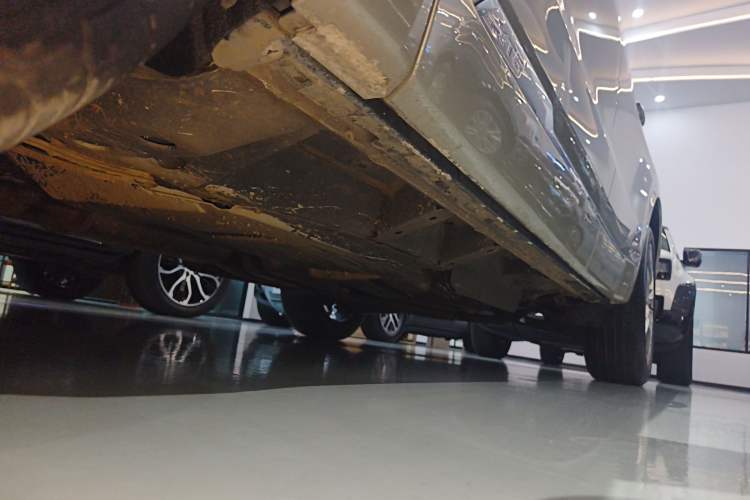 Used Cadillac XT6 2022 2.0T 7-Seater Four-Wheel Drive Luxury Version Left Side Sill