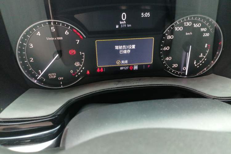 Used Cadillac XT6 2022 2.0T Six-Seater Four-Wheel-Drive Prestige Version Odometer Close Up