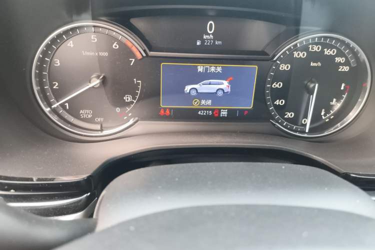 Used Cadillac XT6 2022 2.0T Six-Seater Four-Wheel-Drive Luxury Standard Edition Odometer Close Up