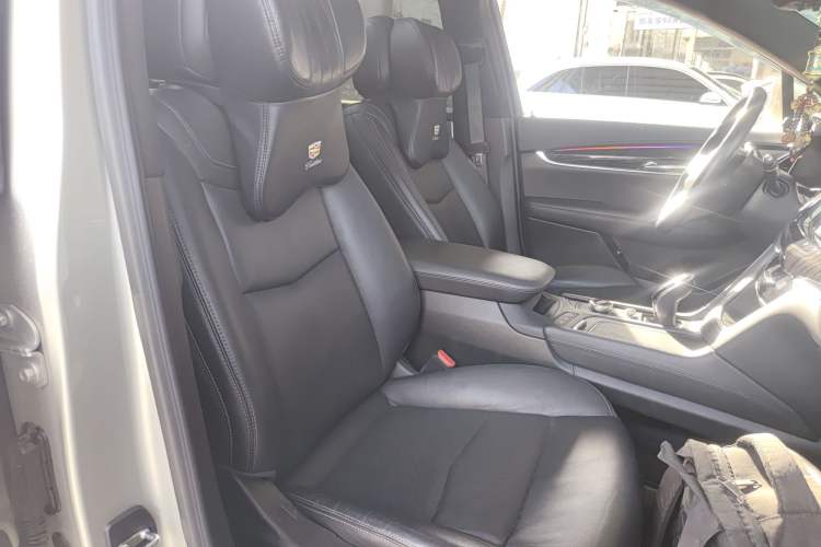 Used Cadillac XT6 2022 2.0T 7-Seater Four-Wheel Drive Luxury Version Right Front Seat