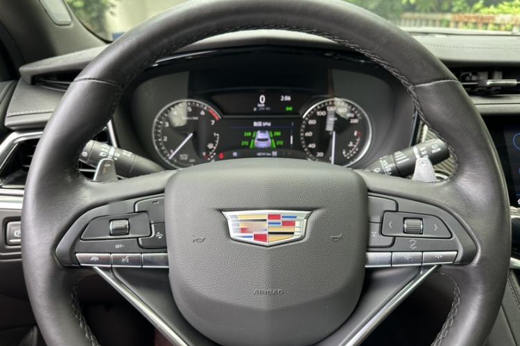 Used Cadillac XT6 2022 2.0T Six-Seater Four-Wheel-Drive Prestige Version Steering Wheel