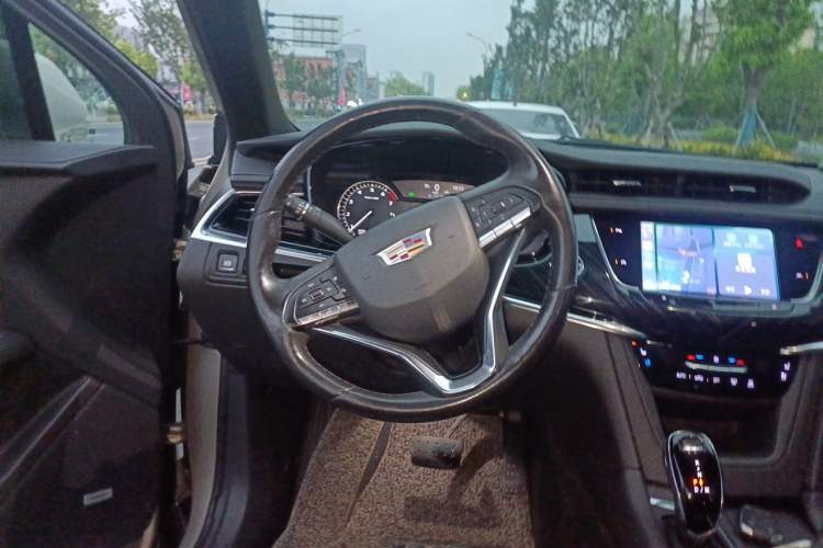 Used Cadillac XT6 2022 2.0T 7-Seater Four-Wheel Drive Luxury Version Steering Wheel
