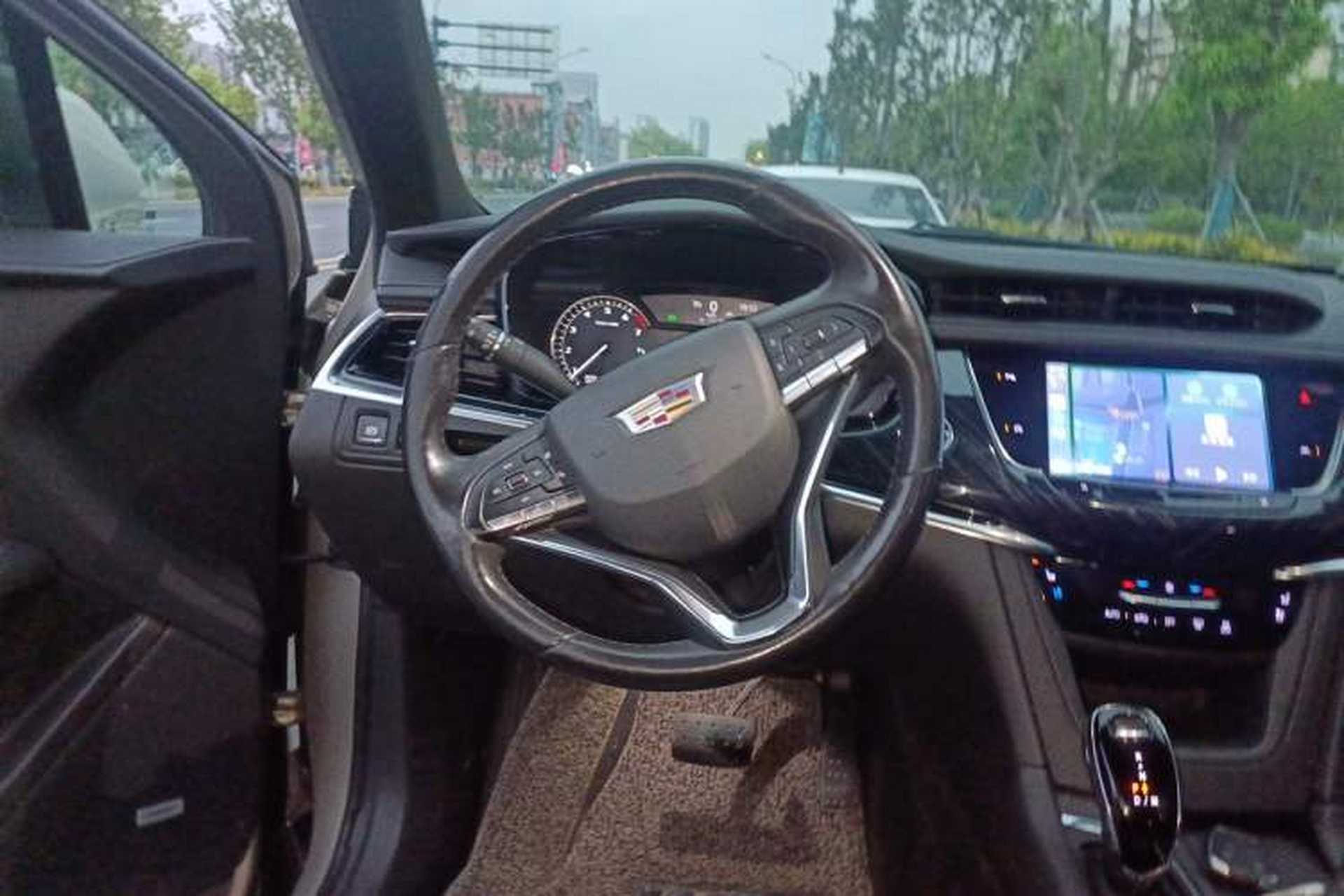 Used Cadillac XT6 2022 2.0T 7-Seater Four-Wheel Drive Luxury Version Steering Wheel