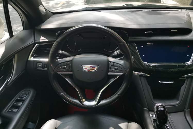 Used Cadillac XT6 2022 2.0T Six-Seater Four-Wheel Drive Luxury Version Steering Wheel