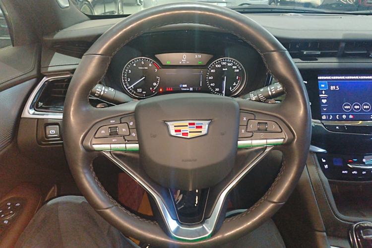 Used Cadillac XT6 2022 2.0T 7-Seater Four-Wheel Drive Luxury Version Steering Wheel