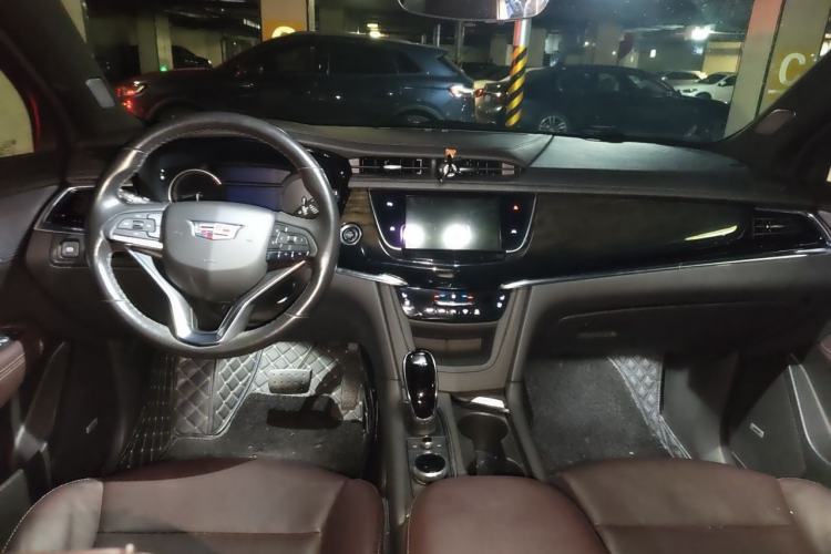 Used Cadillac XT6 2022 2.0T Six-Seater Four-Wheel Drive Luxury Version Center Console
