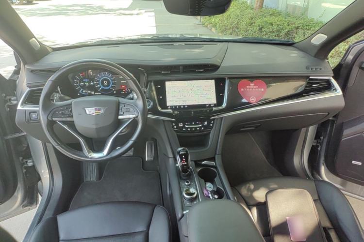 Used Cadillac XT6 2022 2.0T Six-Seater Four-Wheel-Drive Luxury Standard Edition Center Console