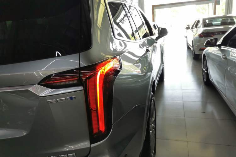 Used Cadillac XT6 2022 2.0T 7-Seater Four-Wheel Drive Luxury Version Exterior 6