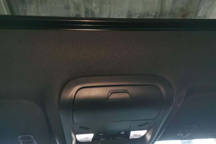 Used Cadillac XT6 2022 2.0T 7-Seater Four-Wheel Drive Luxury Version Headliner