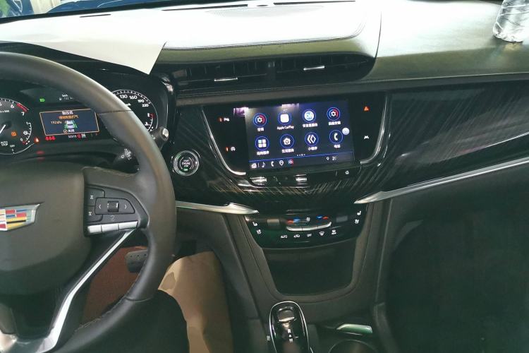 Used Cadillac XT6 2022 2.0T 7-Seater Four-Wheel Drive Luxury Version Interior 2