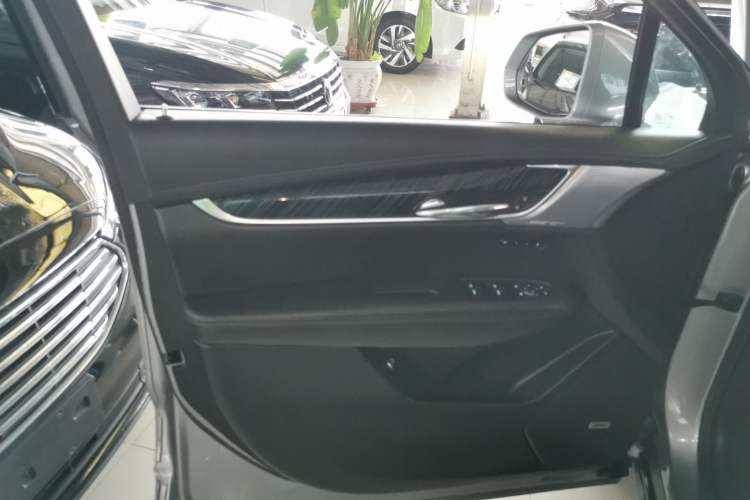 Used Cadillac XT6 2022 2.0T 7-Seater Four-Wheel Drive Luxury Version Interior 7