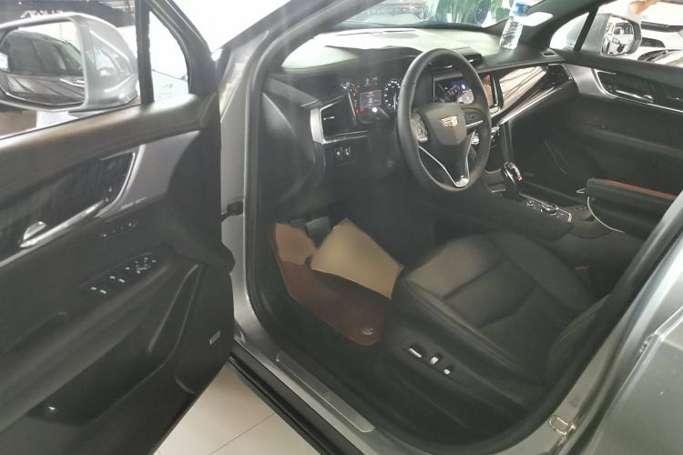 Used Cadillac XT6 2022 2.0T 7-Seater Four-Wheel Drive Luxury Version Left Front Seat