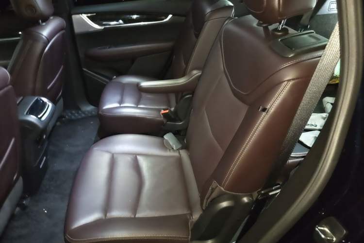 Used Cadillac XT6 2022 2.0T Six-Seater Four-Wheel Drive Luxury Version Left Rear Seat
