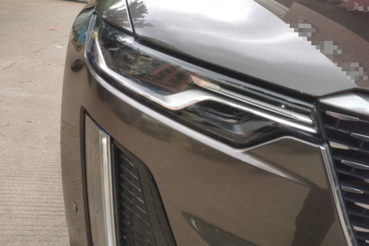 Used Cadillac XT6 2022 2.0T Six-Seater Four-Wheel-Drive Luxury Version Right Front Headlight