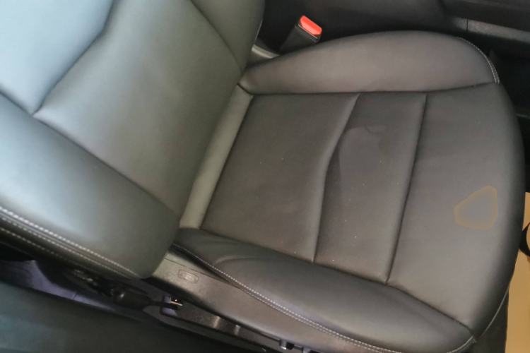 Used Cadillac XT6 2022 2.0T 7-Seater Four-Wheel Drive Luxury Version Right Front Seat
