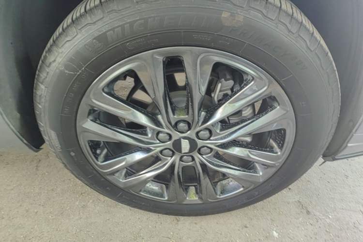 Used Cadillac XT6 2022 2.0T Six-Seater Four-Wheel-Drive Luxury Standard Edition Right Front Wheel Hub