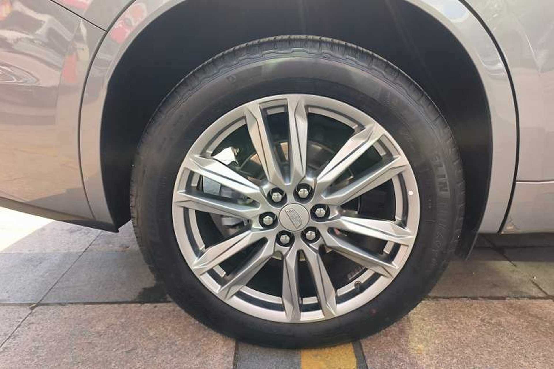 Used Cadillac XT6 2022 2.0T 7-Seater Two-Wheel Drive Luxury Version Right Rear Wheel Hub