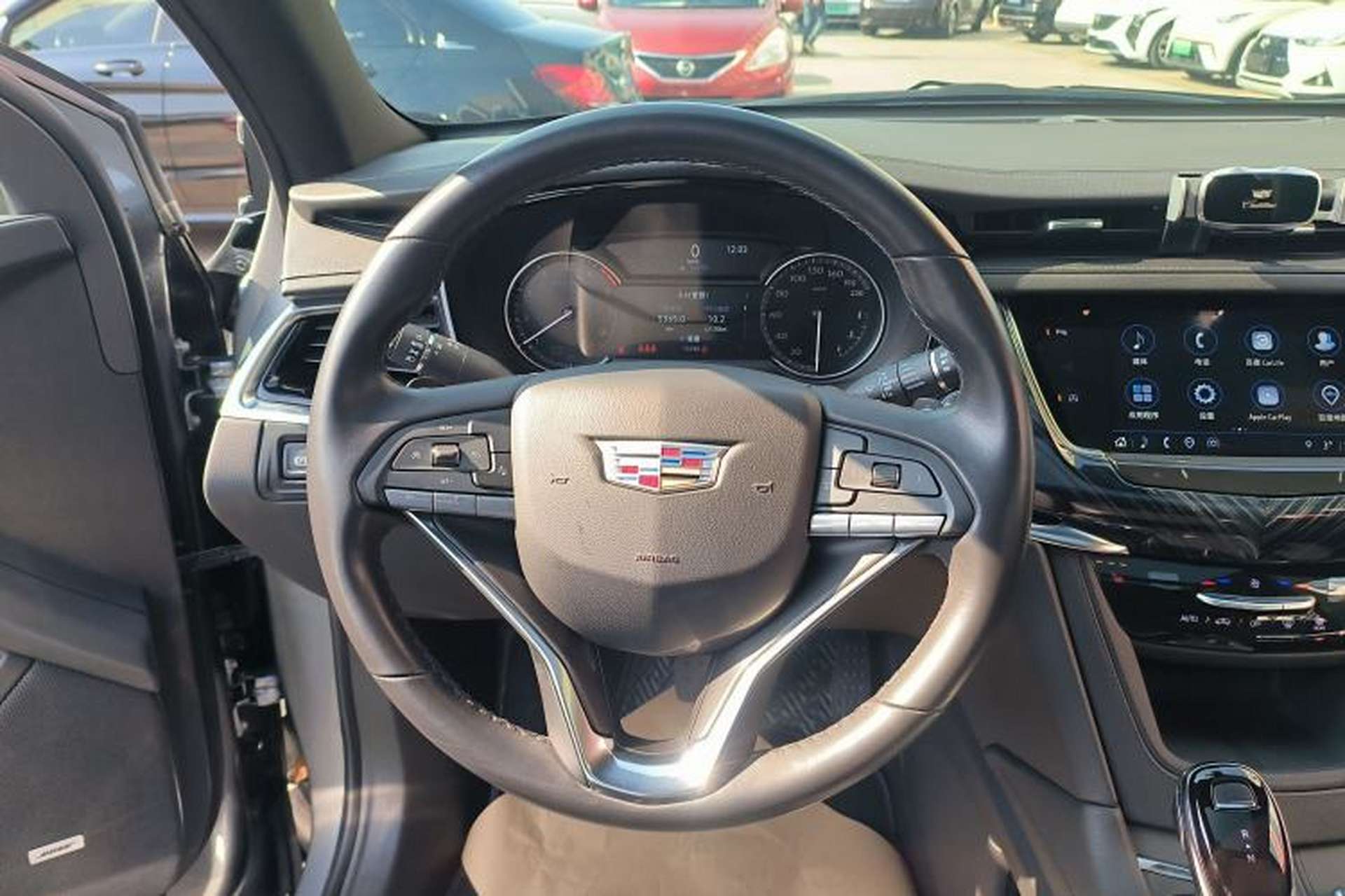 Used Cadillac XT6 2022 2.0T 7-Seater Two-Wheel Drive Luxury Version Steering Wheel