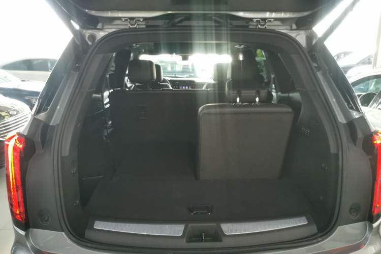 Used Cadillac XT6 2022 2.0T 7-Seater Four-Wheel Drive Luxury Version Trunk