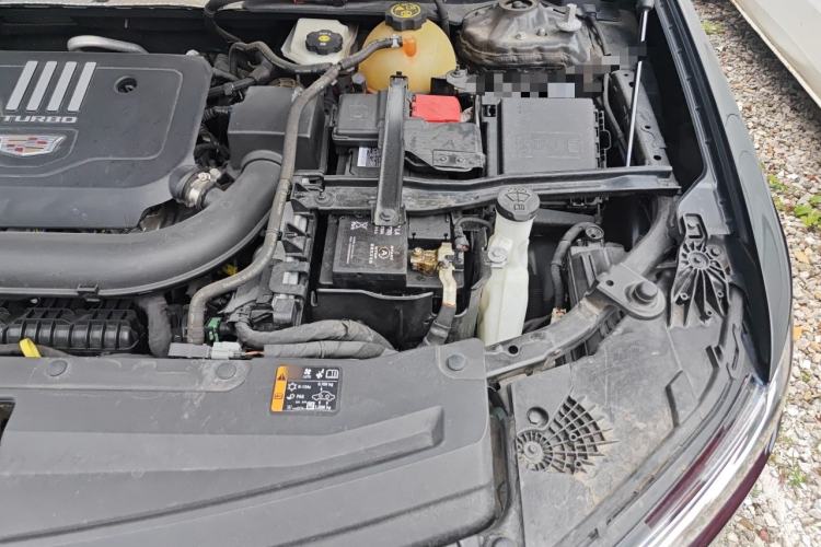 Used Cadillac XT6 2022 2.0T Six-Seater Four-Wheel Drive Luxury Version Engine Bay Left