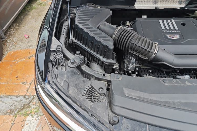 Used Cadillac XT6 2022 2.0T Six-Seater Four-Wheel Drive Luxury Version Engine Bay Right