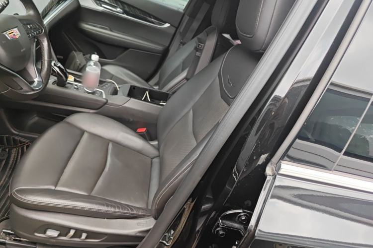 Used Cadillac XT6 2022 2.0T Six-Seater Four-Wheel Drive Luxury Version Left Front Seat