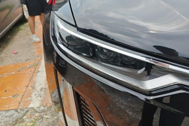 Used Cadillac XT6 2022 2.0T Six-Seater Four-Wheel Drive Luxury Version Right Front Headlight