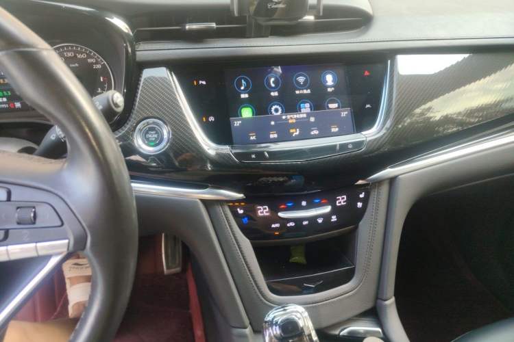 Used Cadillac XT6 2022 2.0T Six-Seater Four-Wheel-Drive Prestige Version Audio And AC Panel