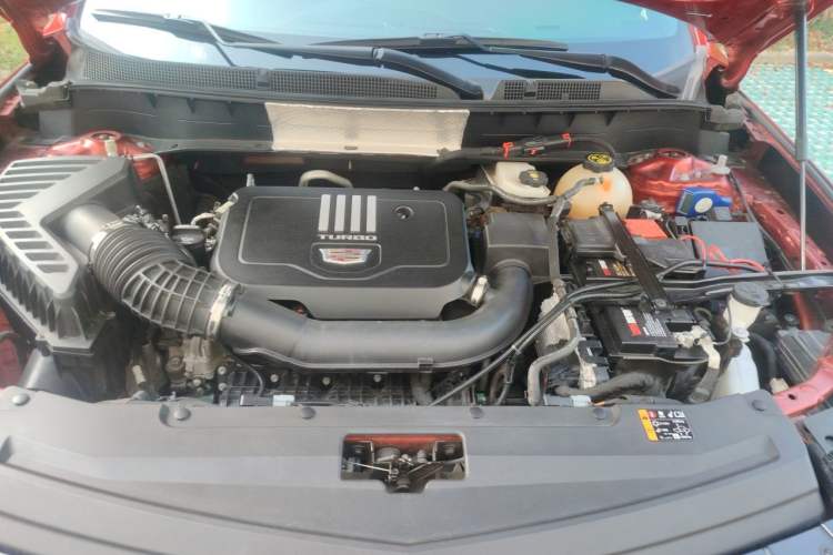 Used Cadillac XT6 2022 2.0T Six-Seater Four-Wheel-Drive Prestige Version Engine Bay