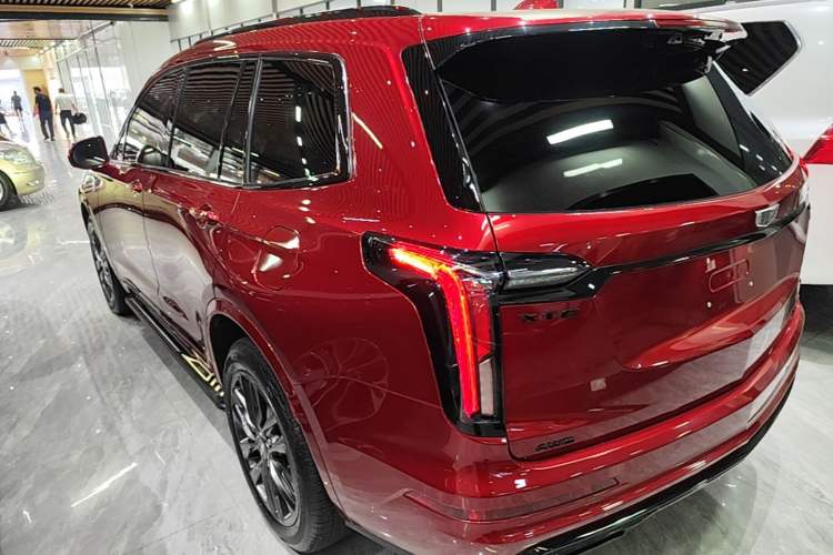 Used Cadillac XT6 2022 2.0T Six-Seater Four-Wheel-Drive Prestige Version Exterior 2