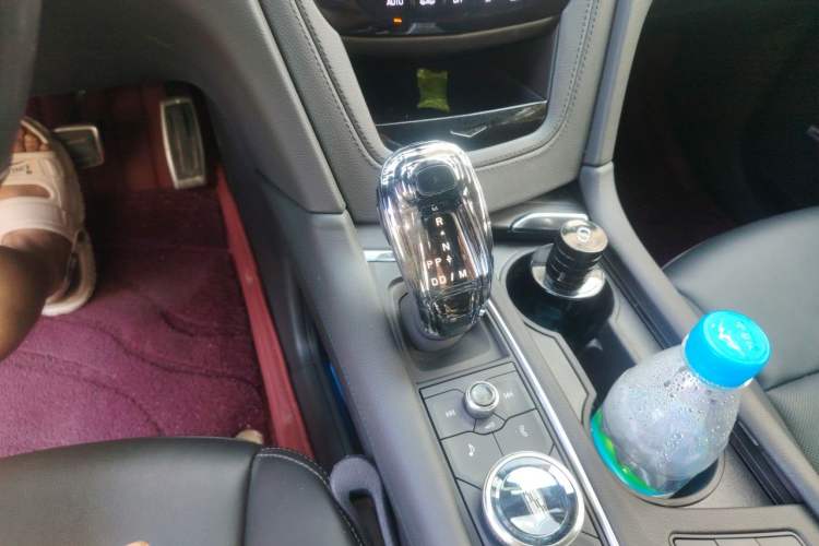 Used Cadillac XT6 2022 2.0T Six-Seater Four-Wheel-Drive Prestige Version Gear Lever