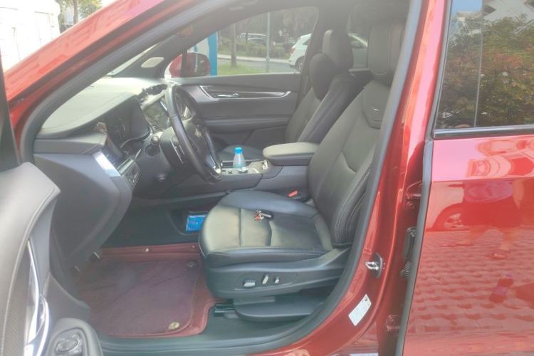Used Cadillac XT6 2022 2.0T Six-Seater Four-Wheel-Drive Prestige Version Left Front Seat