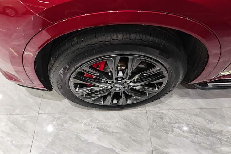Used Cadillac XT6 2022 2.0T Six-Seater Four-Wheel-Drive Prestige Version Left Front Wheel Hub