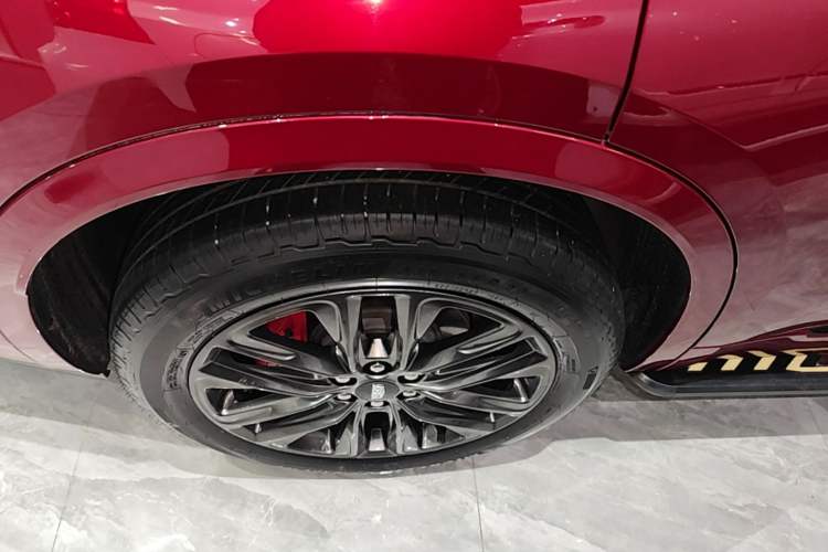 Used Cadillac XT6 2022 2.0T Six-Seater Four-Wheel-Drive Prestige Version Right Rear Wheel Hub