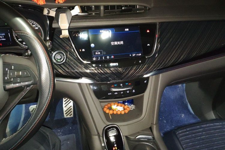 Used Cadillac XT6 2022 2.0T Six-Seater Two-Wheel-Drive Luxury Version Audio And AC Panel