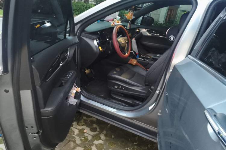 Used Cadillac XT6 2022 2.0T Six-Seater Four-Wheel Drive Luxury Version Driver Seat