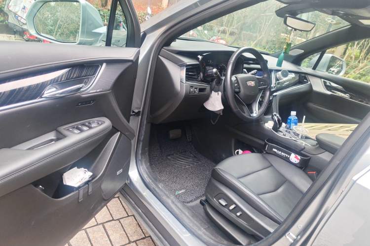 Used Cadillac XT6 2022 2.0T Six-Seater Four-Wheel-Drive Luxury Standard Edition Driver Seat