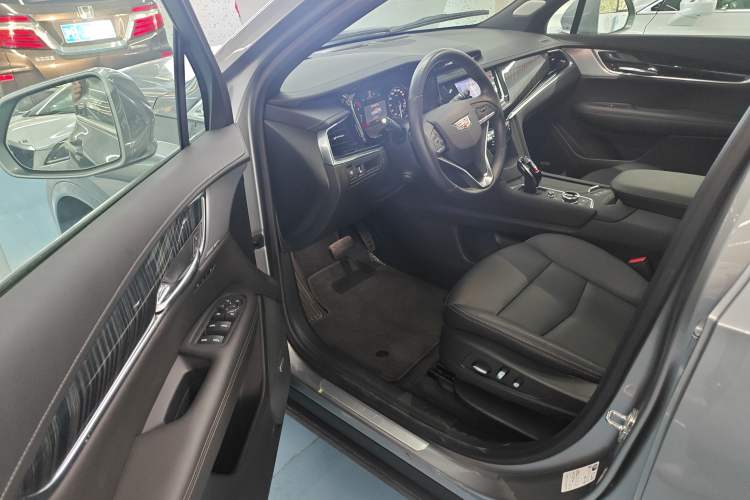 Used Cadillac XT6 2022 2.0T Six-Seater Four-Wheel Drive Luxury Version Driver Seat