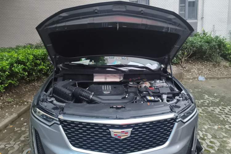 Used Cadillac XT6 2022 2.0T Six-Seater Four-Wheel Drive Luxury Version Engine Bay