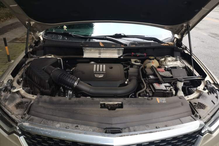 Used Cadillac XT6 2022 2.0T 7-Seater Four-Wheel Drive Luxury Standard Edition Engine Bay