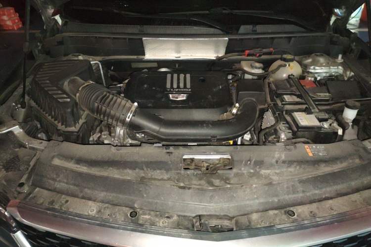 Used Cadillac XT6 2022 2.0T Six-Seater Two-Wheel-Drive Luxury Version Engine Bay