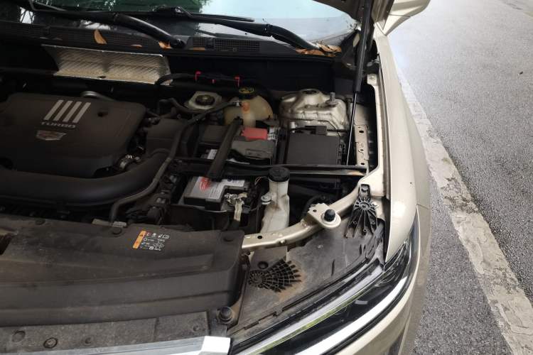Used Cadillac XT6 2022 2.0T 7-Seater Four-Wheel Drive Luxury Standard Edition Engine Bay Left